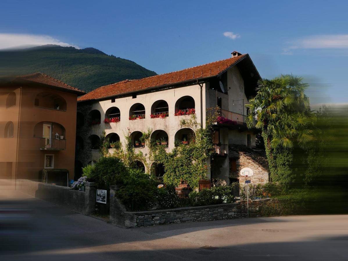 Affittacamere Casa Archi Losone Bagian luar foto